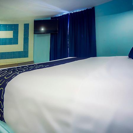Capital O Hotel Diro, مونتيري المظهر الخارجي الصورة