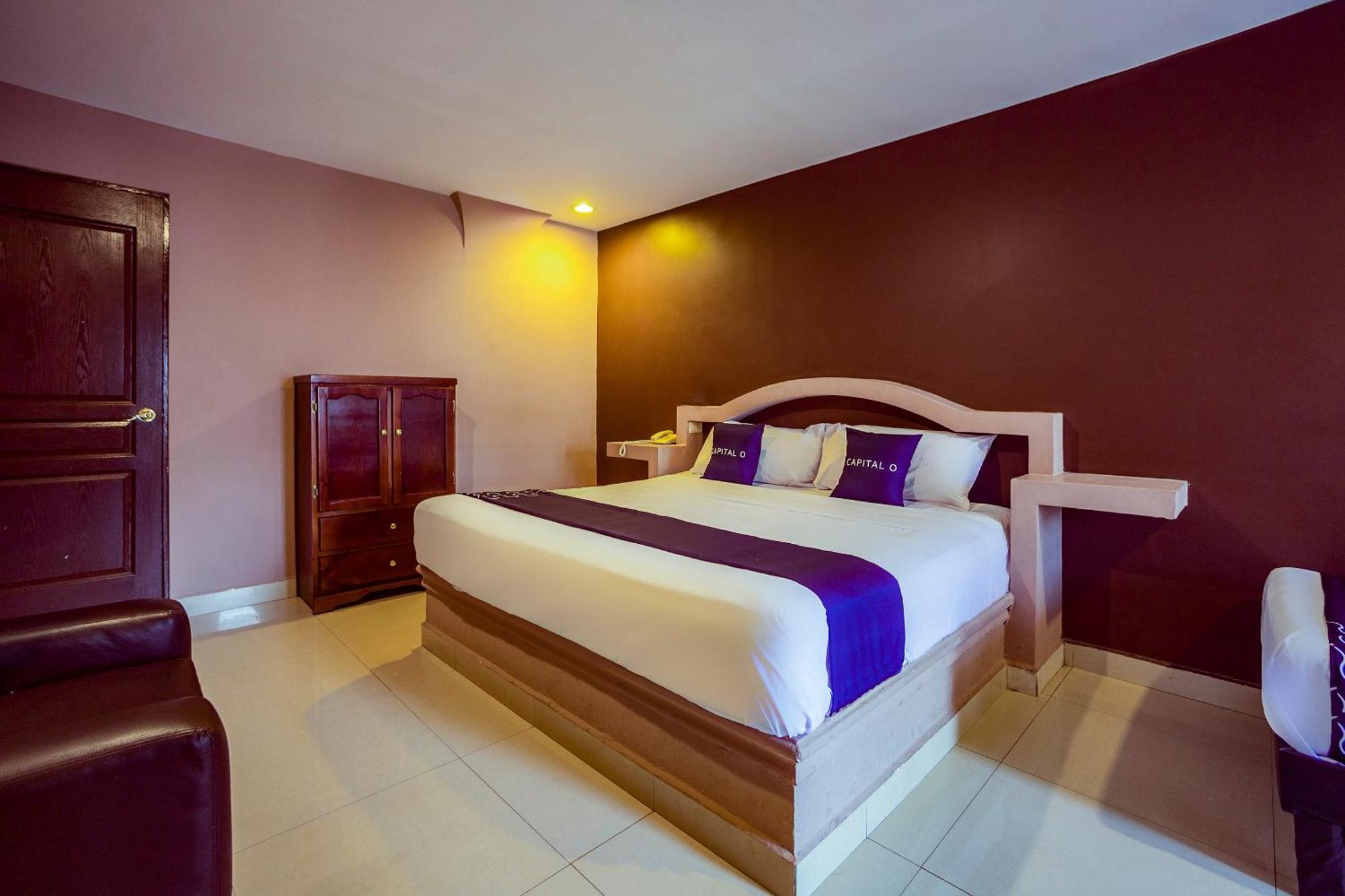 Capital O Hotel Diro, مونتيري المظهر الخارجي الصورة