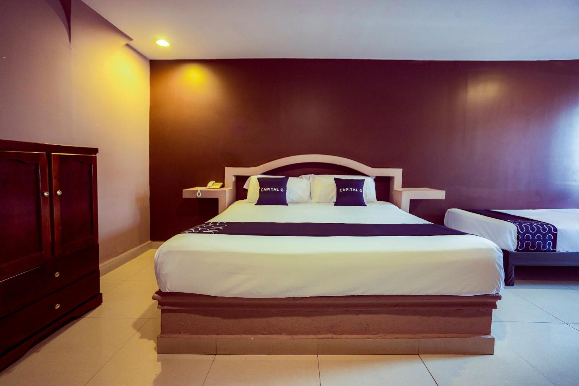 Capital O Hotel Diro, مونتيري المظهر الخارجي الصورة
