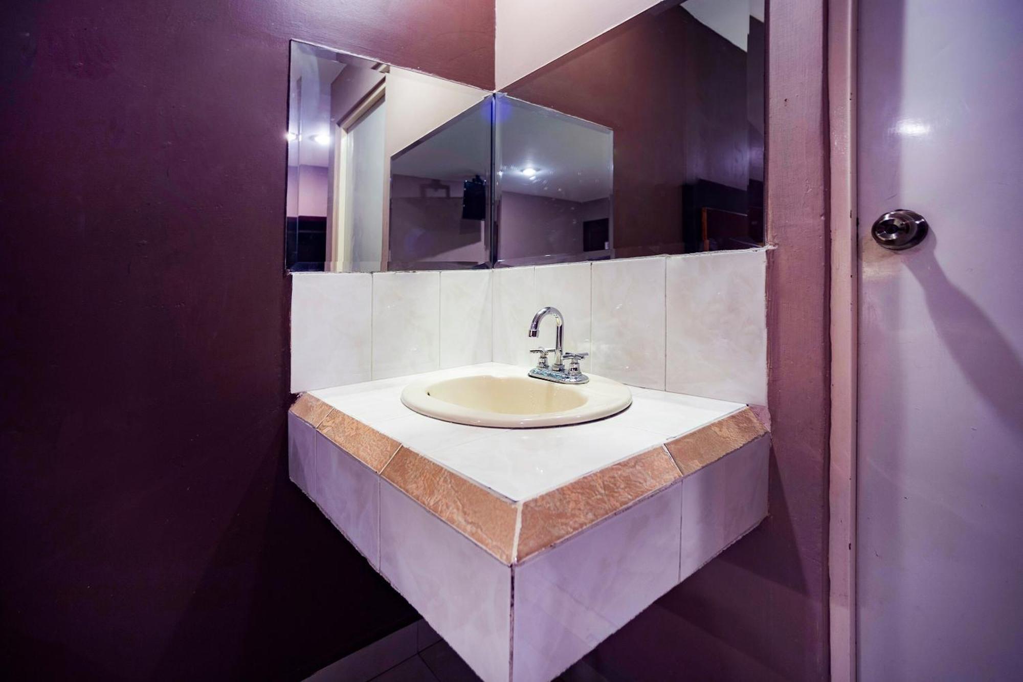 Capital O Hotel Diro, مونتيري المظهر الخارجي الصورة