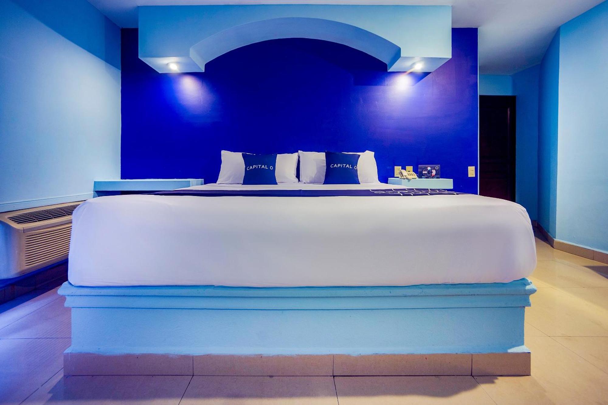 Capital O Hotel Diro, مونتيري المظهر الخارجي الصورة